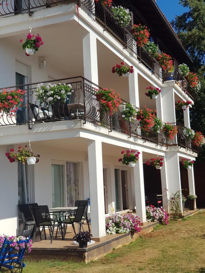 Ferienwohnung Adriana F. Dobreć Exterior foto